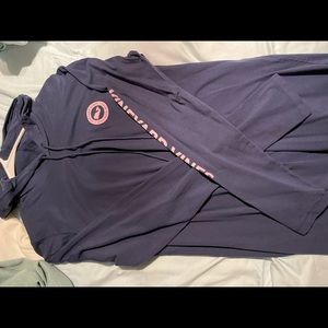 Vineyard vine light sweatshirt